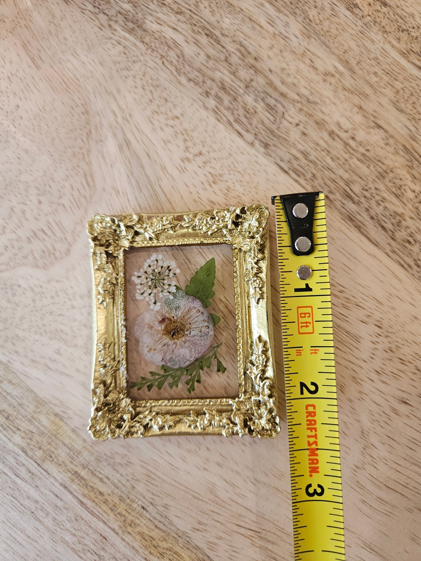 Pressed Flower Magnet - 12