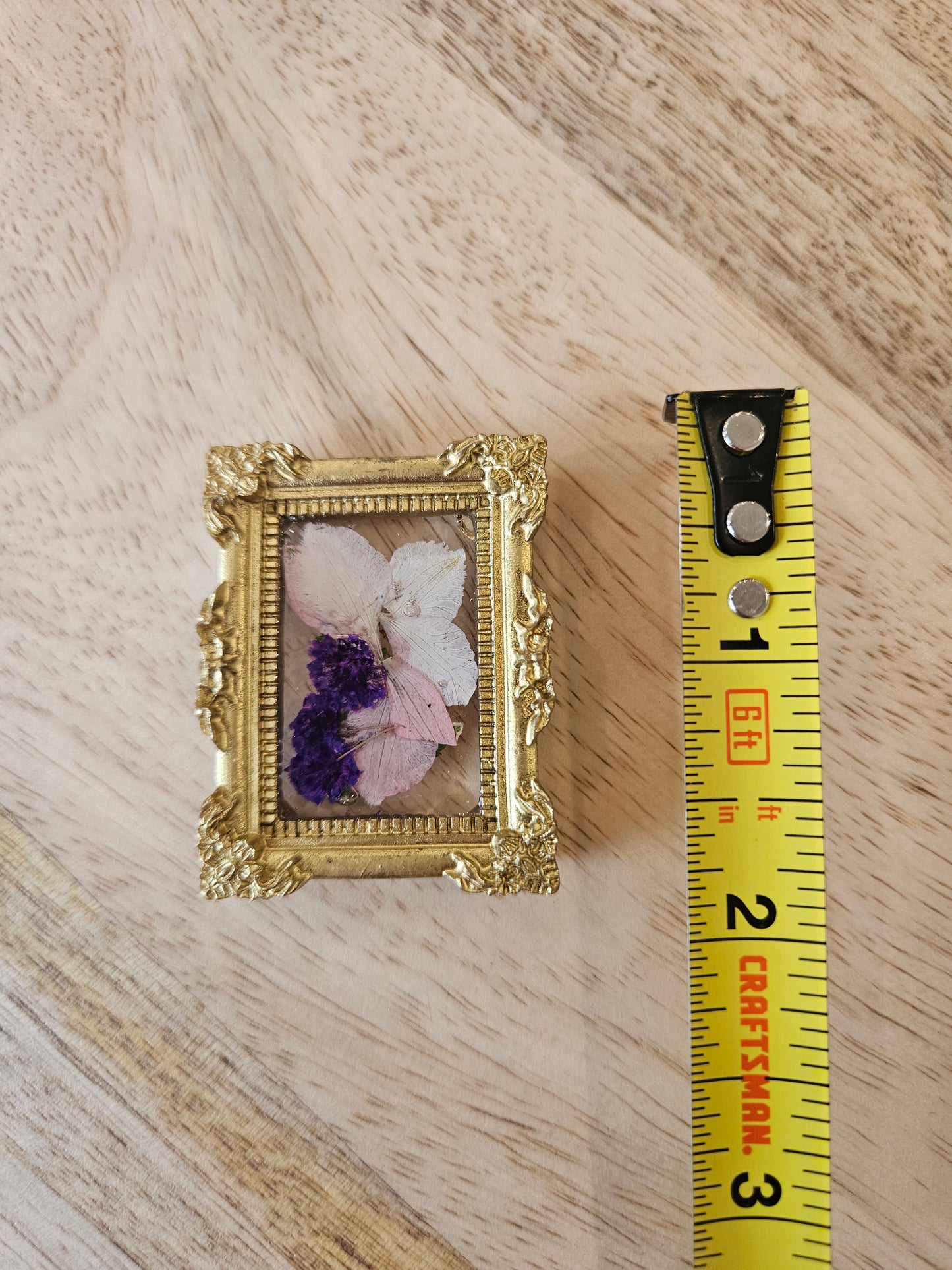 Pressed Flower Magnet - 18