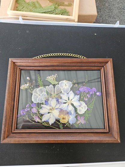 10.10.26 Framing Pressed Flowers Workshop