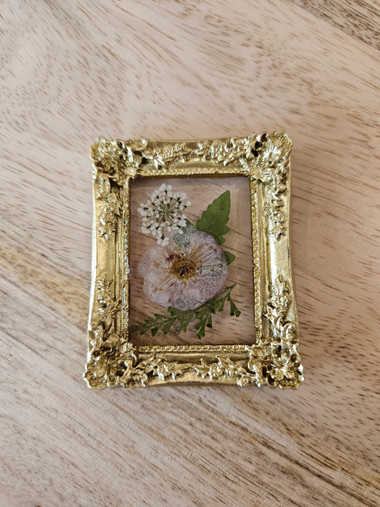 Pressed Flower Magnet - 12