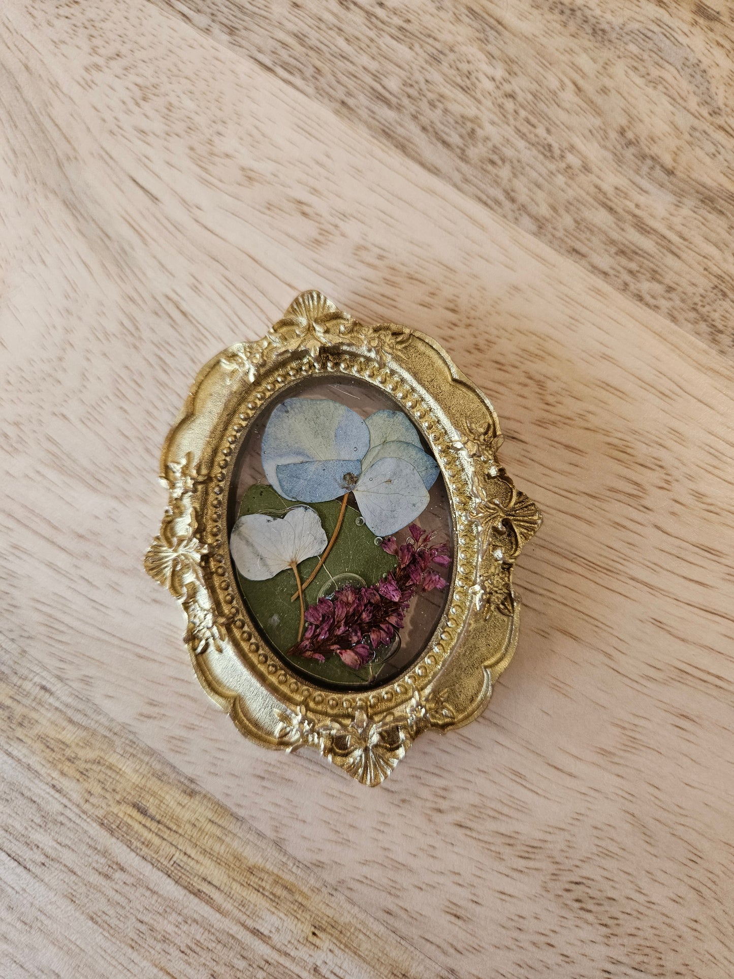 Pressed Flower Magnet - 8