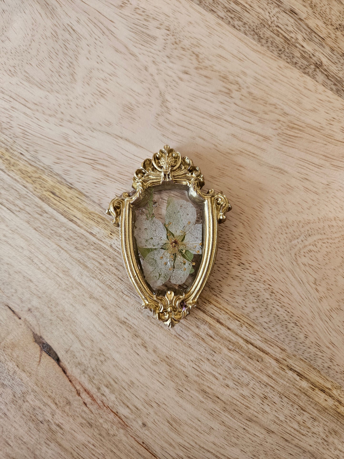 Pressed Flower Magnet - 17