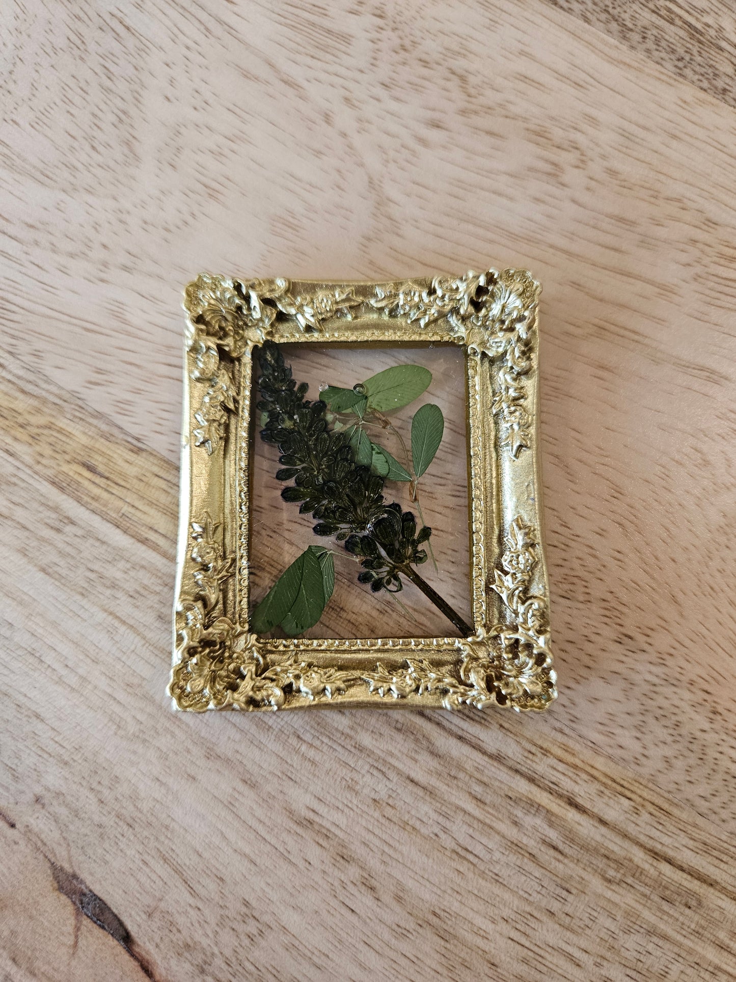 Pressed Flower Magnet - 9