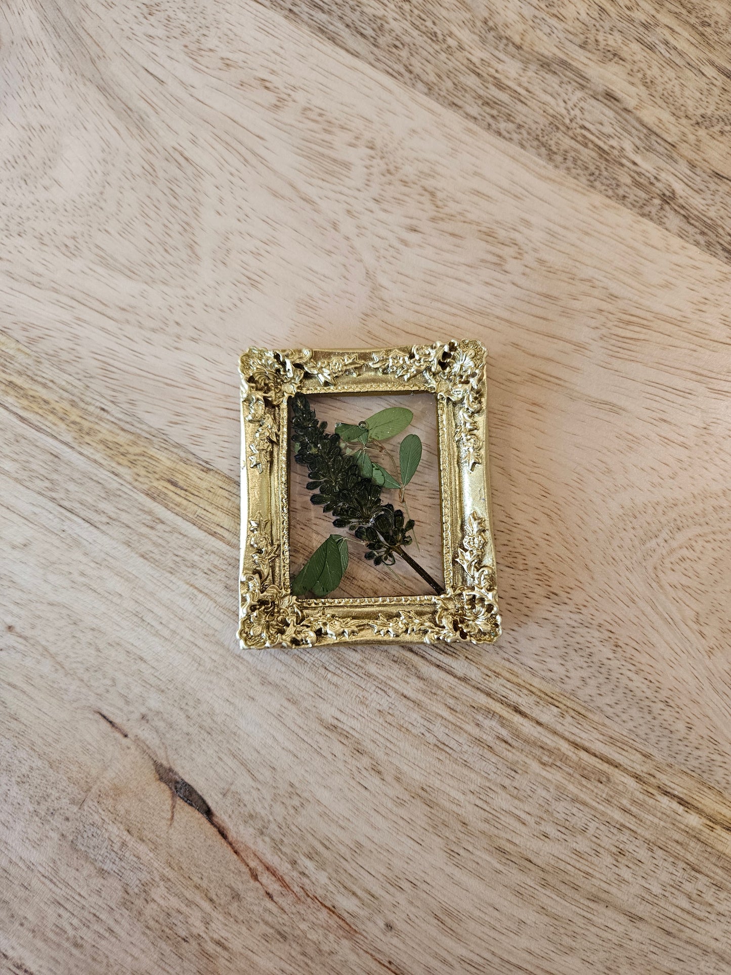 Pressed Flower Magnet - 9