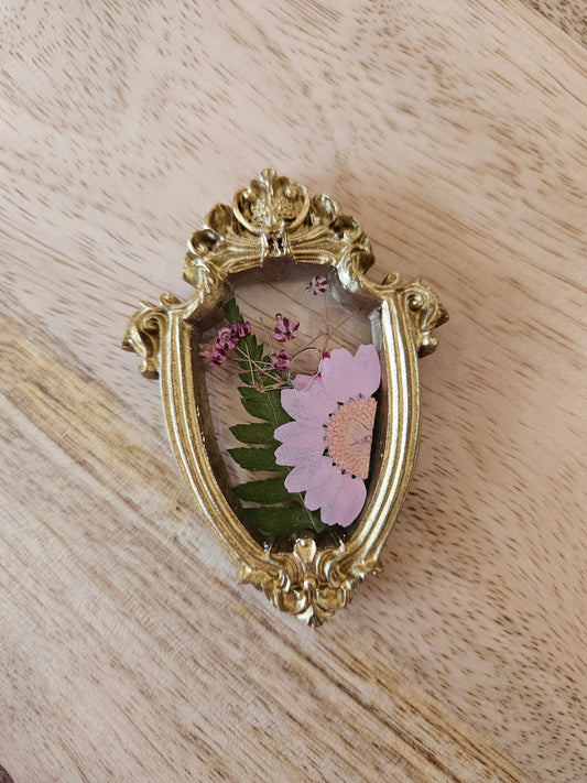 Pressed Flower Magnet - 15