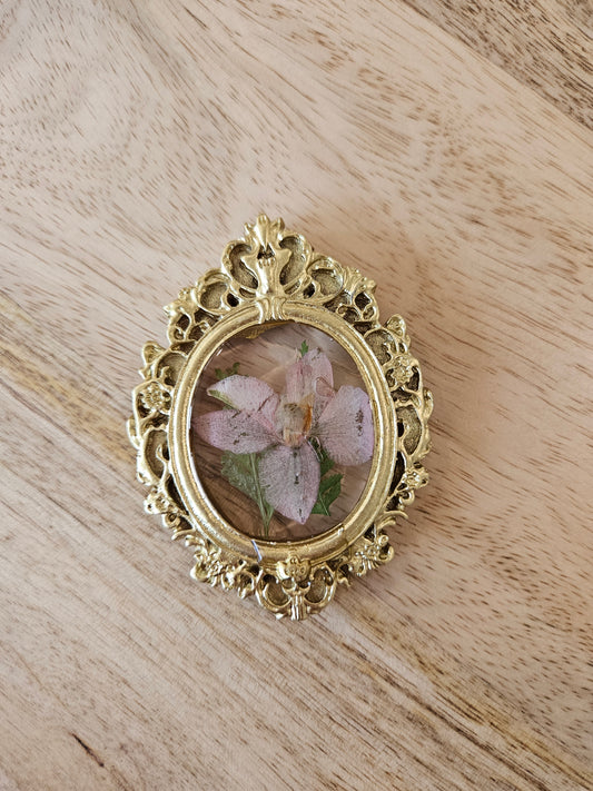 Pressed Flower Magnet - 14