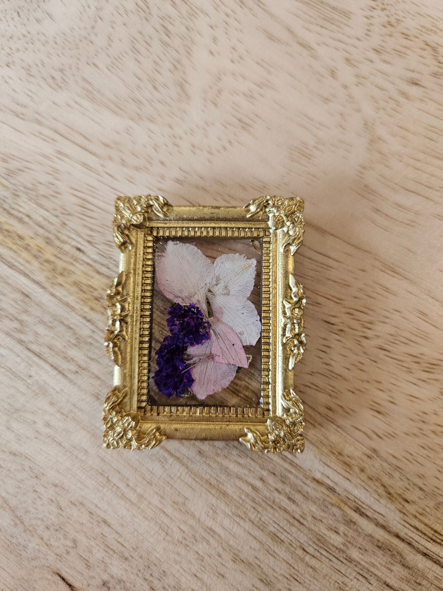 Pressed Flower Magnet - 18