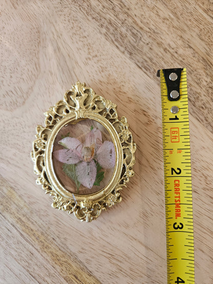 Pressed Flower Magnet - 14