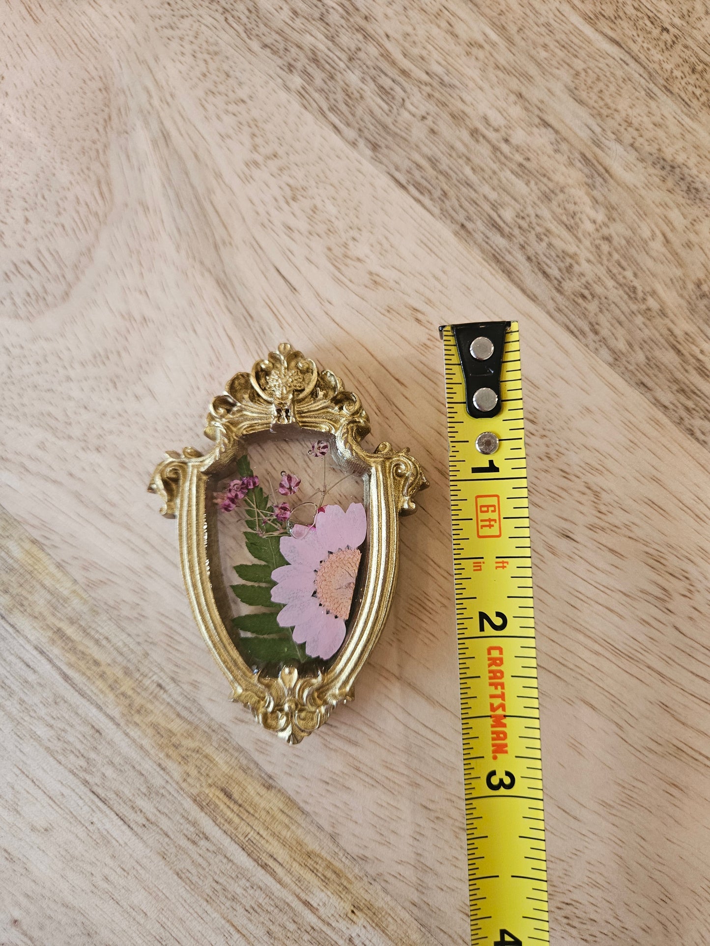 Pressed Flower Magnet - 15