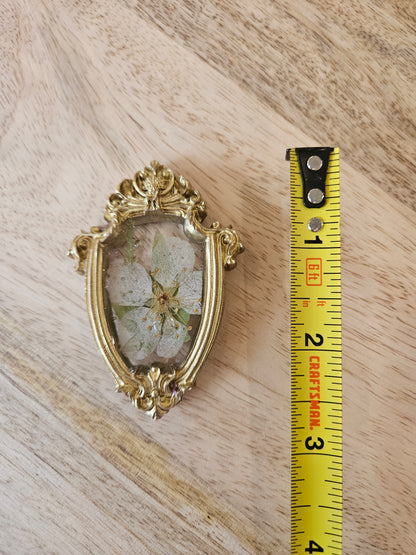 Pressed Flower Magnet - 17