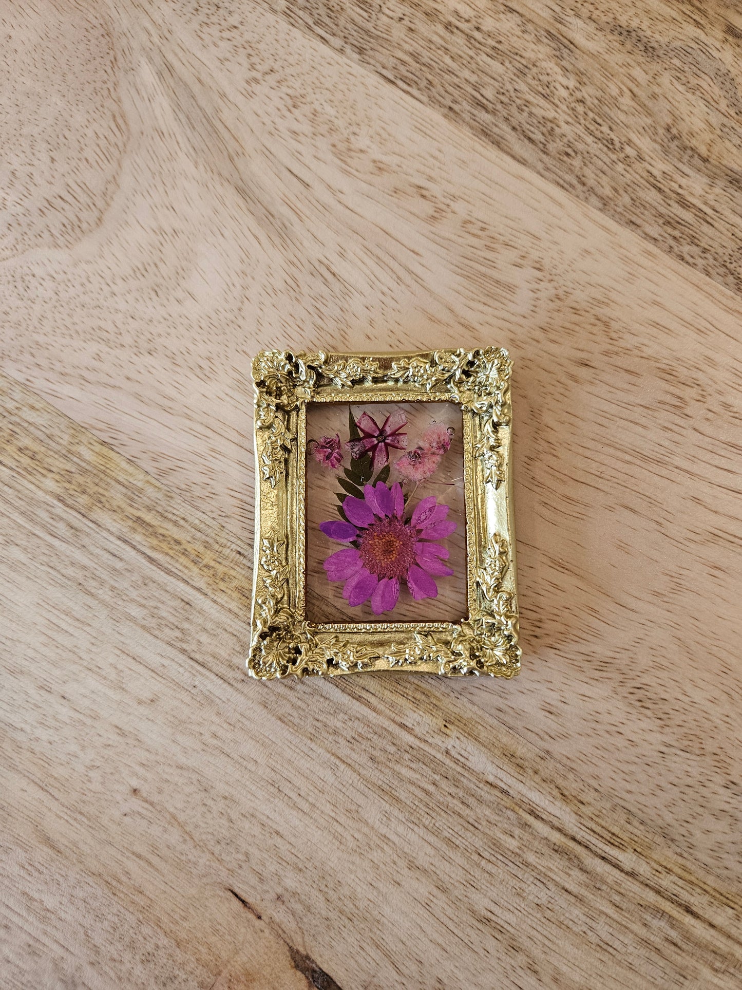 Pressed Flower Magnet - 10